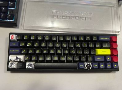 FL-Esports FL680 65% wireless mechanical keyboard, tri-mode, hot-swappable, RGB, excellent condition