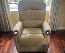 Lift and tilt chair