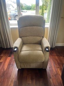 Lift and tilt chair