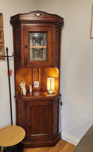 Tall corner unit