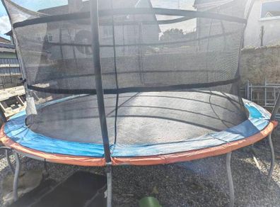 Trampoline