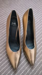 Marc Fisher Women shoes ,leather, size 38, gold