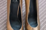 Marc Fisher Women shoes ,leather, size 38, gold