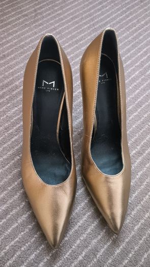 Marc Fisher Women shoes ,leather, size 38, gold