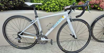 Road racing bike