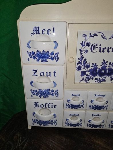 Immaculate Vintage Spice Rack Dutch Farm