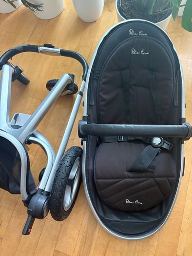 Silver Cross Surf Pram ( Canopy/Top-hood is missing)