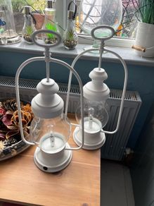 White lanterns battery operated