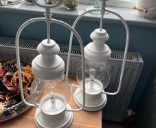 White lanterns battery operated