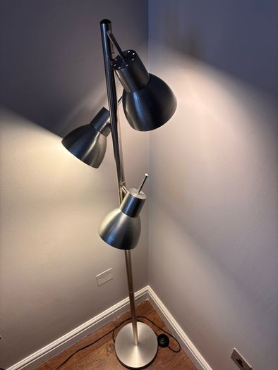 Floor lamp
