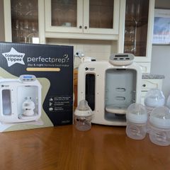 Tommee Tippee Perfect Prep Machine & Bottles