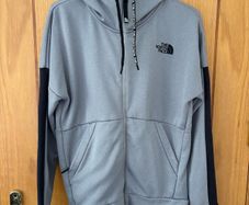 The North Face Women's Zip Up Hoodie S