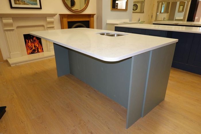 Kitchen worktops, kitchen islands and kitchen cabinets