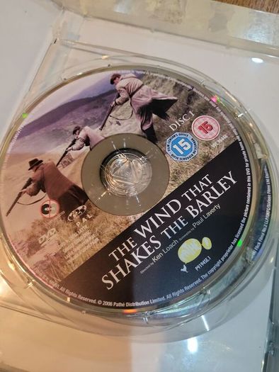 The Wind That Shakes The Barley DVD  Two-Disc Special Edition