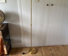 Lamp standing