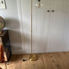 Lamp standing