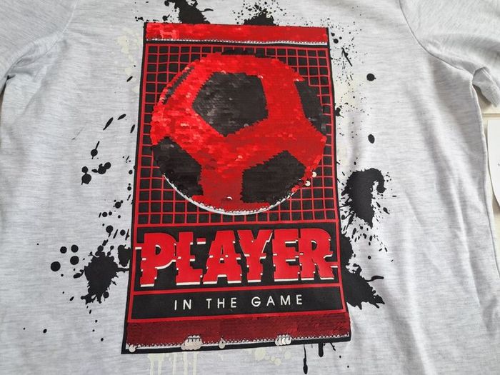 NEW Boys T-shirt with 2 way Sequins 12-13yrs
