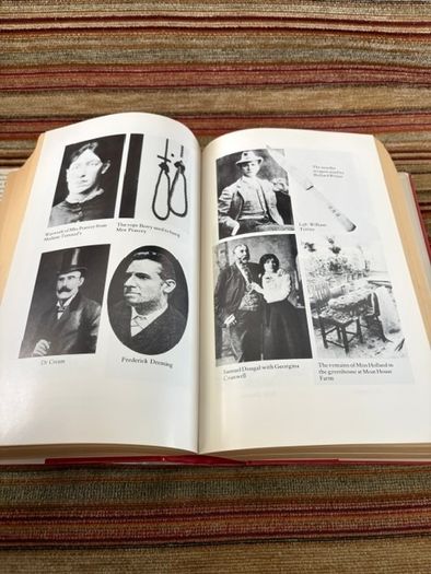 The Complete Murders of the Black Museum by Gordon Honeycombe