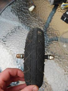 Electric scooter wheel