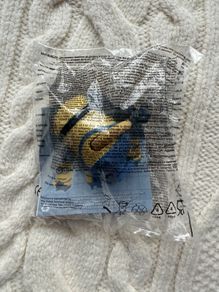 McDonalds Despicable Me 2 Minion Toy Stuart New Damaged pack Please look at the pictures