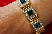 Costume Bracelet - Aprox. 7" - Nice Quality (CS28)