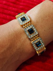 Costume Bracelet - Aprox. 7" - Nice Quality (CS28)