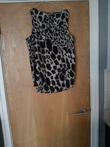 Dorothy  Perkins Sleeveless  Animal Print Top. S.16