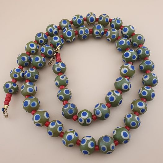 Vintage Venetian Style Thousand Eyes Leaf Green Glass,Blue Eyes Necklace 24 inches