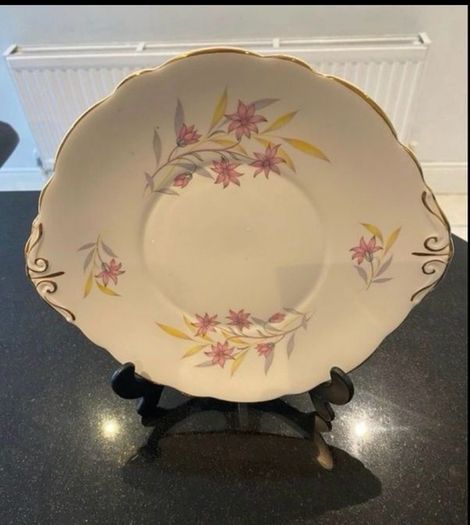 Pretty Royal Stuart  cake plate