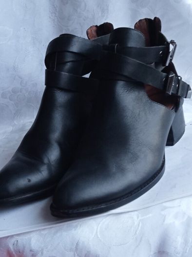 PRICE DROP, Fabulous "Jeffrey Campbell, Cut Out black leather ankle boots in perfect condition, Size 41/7