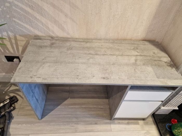 computer desk