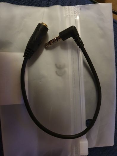 DJ cable adapter for recording mixes or digitising vinyl records on your phone