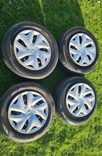 Set of 4 Steel Wheels (with hubcaps) 5x114.3
