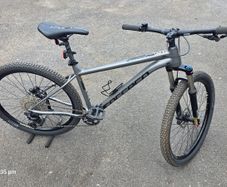 Carrera Mountain Bike 27.5inch  Shimano Deore 11Speed    Hydraulic Disc Brakes