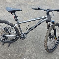 Carrera Mountain Bike 27.5inch  Shimano Deore 11Speed    Hydraulic Disc Brakes