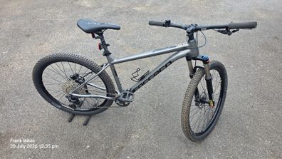 Carrera Mountain Bike 27.5inch  Shimano Deore 11Speed    Hydraulic Disc Brakes