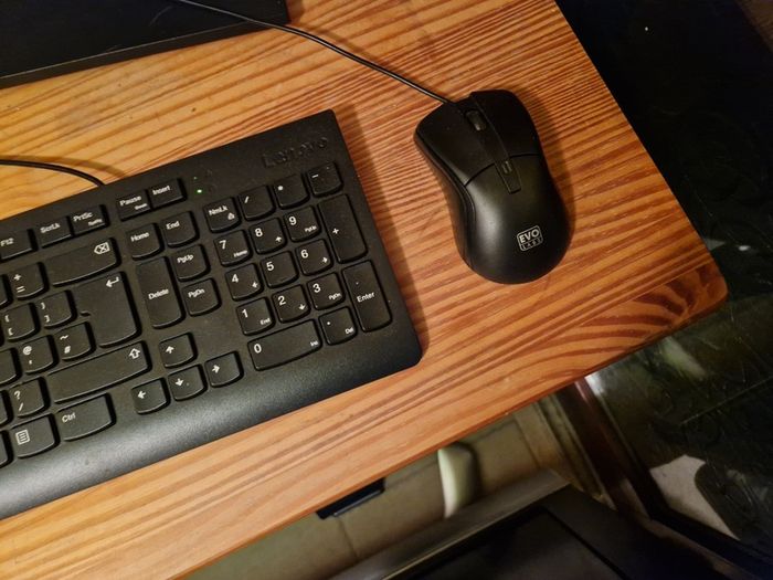 Dell i5 Desktop, 8GB Ram, DELL Monitor,
