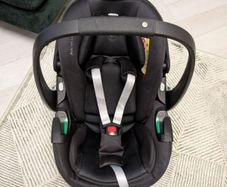 Maxi Cosi 360 pebble pro 2 and Familyfix 360 pro base
