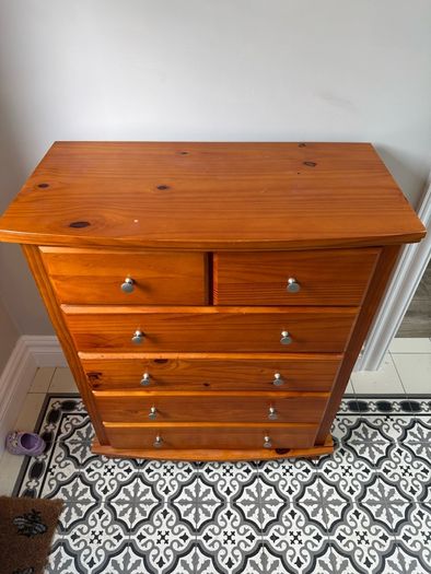 Chest of drawers