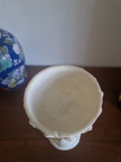 vintage resin cherub . . italian