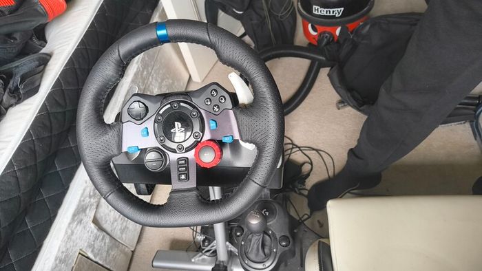 Sim racing rig, Logitech wheel, playseat