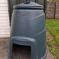 Compost Bin with lid