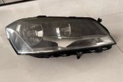 VW Passat Headlight