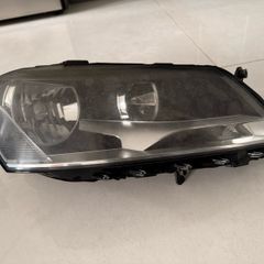 VW Passat Headlight
