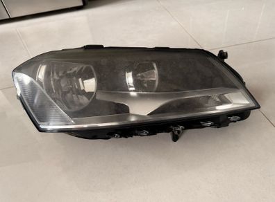 VW Passat Headlight