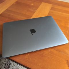 Apple MacBook Pro