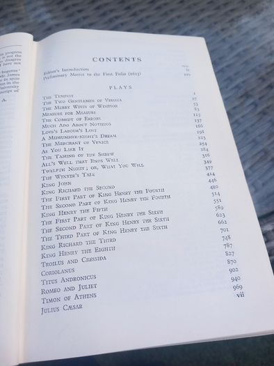 Shakespeare, 2 1960s hardbacks, D18 post 8e