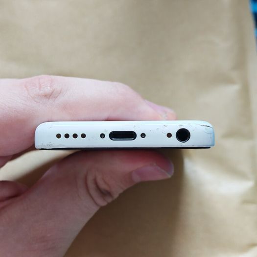 Apple iPhone 5c - 16GB - White - Activation Locked (For Parts / Repair)