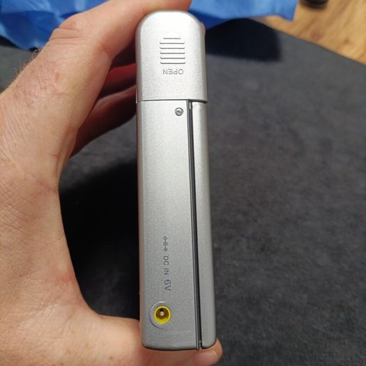 Sony MZ-R30 MiniDisc player from 1997