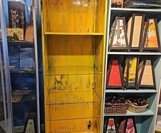 Free Shelving Unit